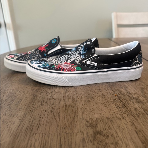 NEW Vans Floral Tiger Classic Slip-On shoes size women’s 9 - Picture 2 of 4